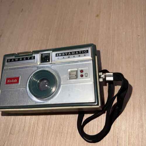 Vintage 1960's KODAK Hawkeye Instamatic Camera “UNTESTED” No Film Buy As Is.!! - Picture 8 of 13