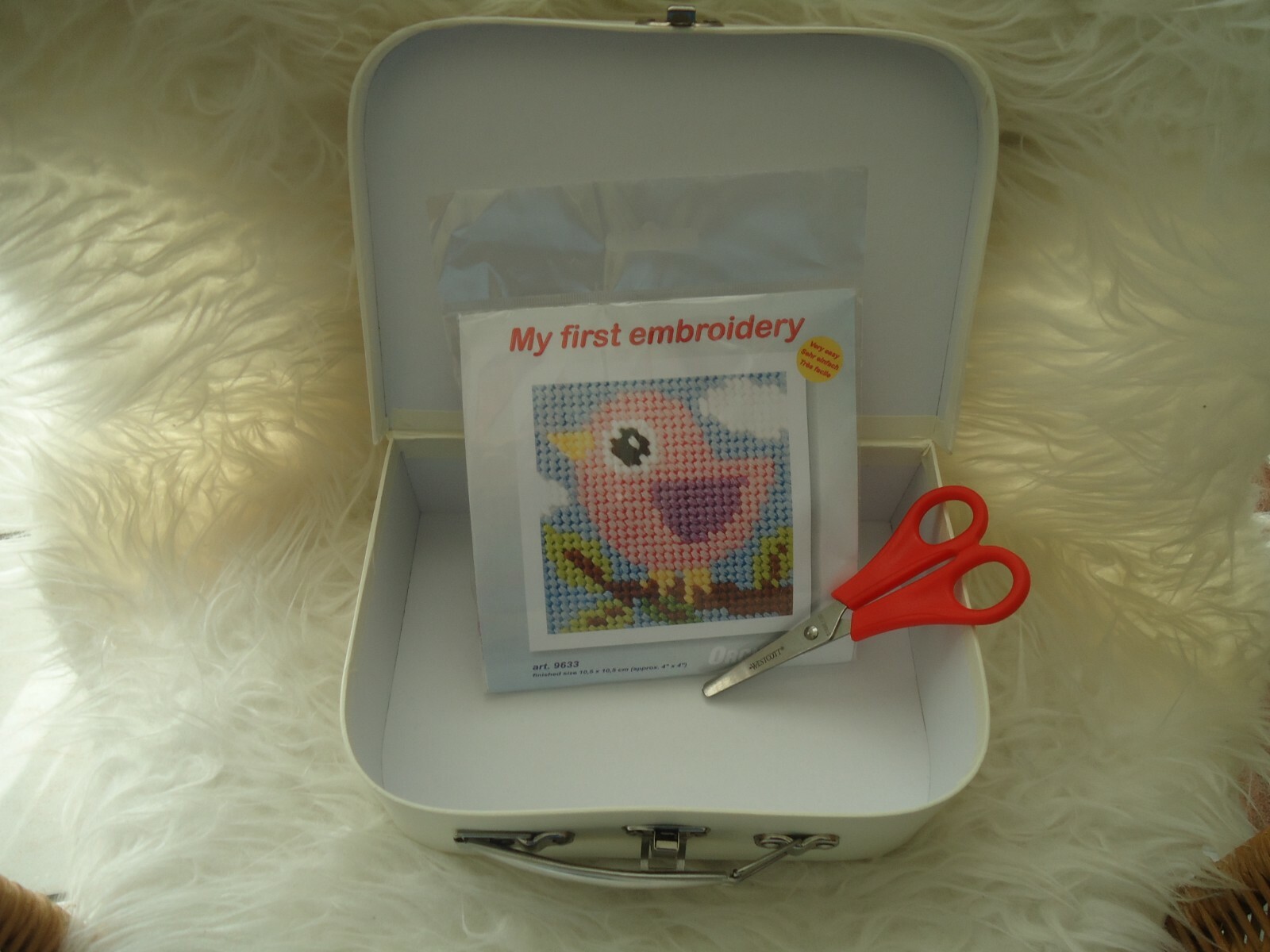 Kit de broderie canevas oiseau avec ciseaux et mallette de couture complète