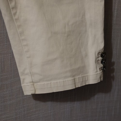 CJ Banks Capris Light Khaki Stretch Cuff Button Womens 22W Average #H82-17 - Picture 5 of 11