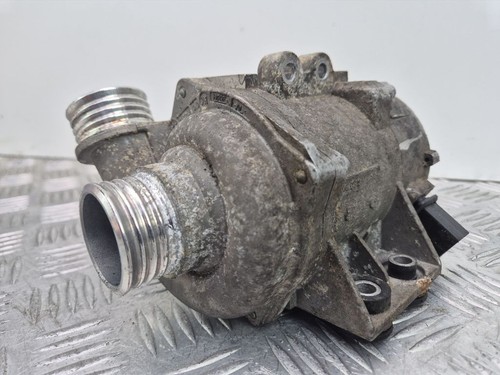 BMW 5 E60 E61 530xi  Kühlwasserpumpe Wasserpumpe N52B30A 7586924  PFF14485