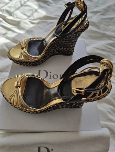 **CHAUSSURES CHRISTIAN DIOR DORÉES TALONS COMPENSÉS ÉDITION LIMITÉE PLATEFORME 39**