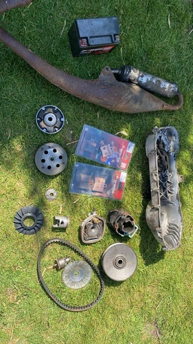 Aprilia Sr Sporter 50cc Non-runner - Picture 3 of 7