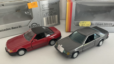 Gama 1/43 1168 - Mercedes Benz Coupe 300 CE Met Bornite and 1132 500SL Red