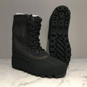 adidas yeezy boost 950 pirate black