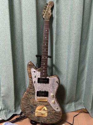 Momose MJM-BC Burl Maple WSE 22/NJ Electric Guitar - Rare Momose MJM-BC Burl Maple WSE 22/NJ Electric Guitar - Rare