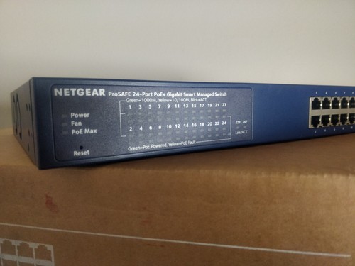 Netgear ProSAFE GS724TPv2 24-Port Gigabit Smart Switch (PoE+, 2x SFP) w/brackets - Bild 2 von 6