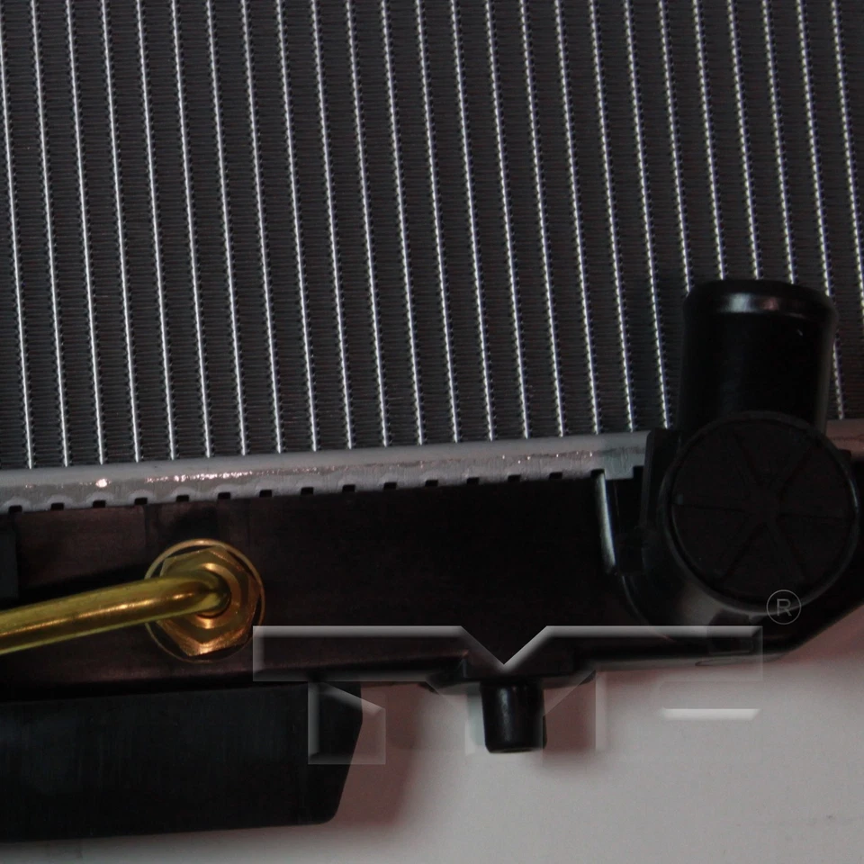 Radiador primario TYC para Toyota RAV4 2004-2005 2,4 L L4 Foto 4 de 4