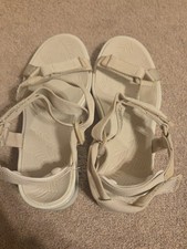 Beige Strappy Women's Outdoor Sandals with Cushioned Footbed