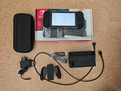 Nintendo Switch Joy-Controller Bundle 32GB Handheld-Spielekonsole