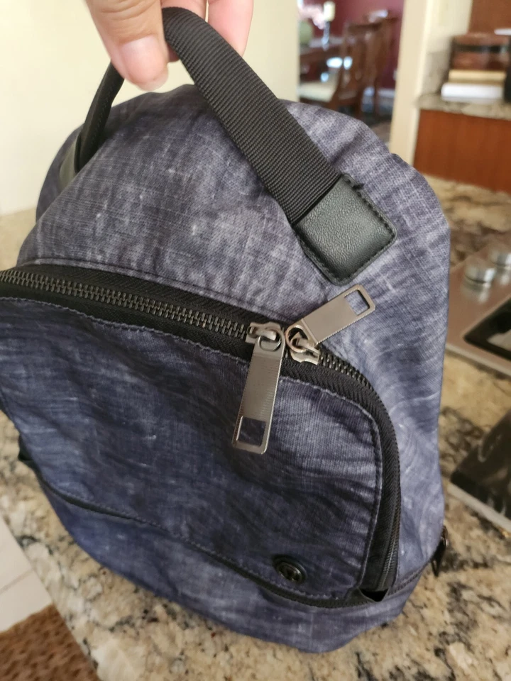 lululemon city adventurer backpack Cruiser Day Pack Small - Image 2 of 4