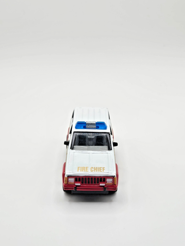 Vintage Matchbox 1986 Jeep Cherokee White Red Fire Chief 1:58 Scale - Picture 2 of 5