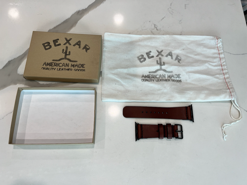 Bexar Goods Apple Watch Strap - Medium Brown with black hardware- 42mm 44mm 46mm - Zdjęcie 2 z 6