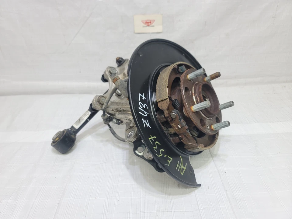 2016-2018 Hyundai Tucson Rear Right Passenger Spindle Knuckle Hub OEM 58270D3100 Foto 3 de 4