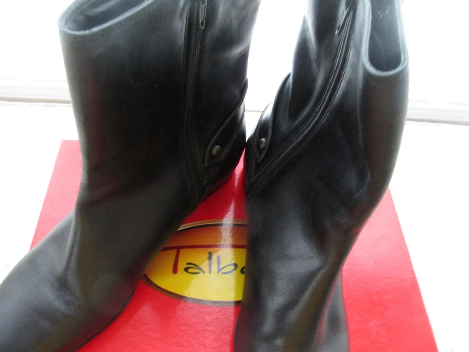 Botas al tobillo Talbots Layla de cuero negras de tacón bajo con acento de hebilla, talla 8,5 Foto 4 de 4