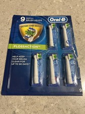 Oral-B Floss Action Replacement Brush Heads with Bacterial Protection 5 count