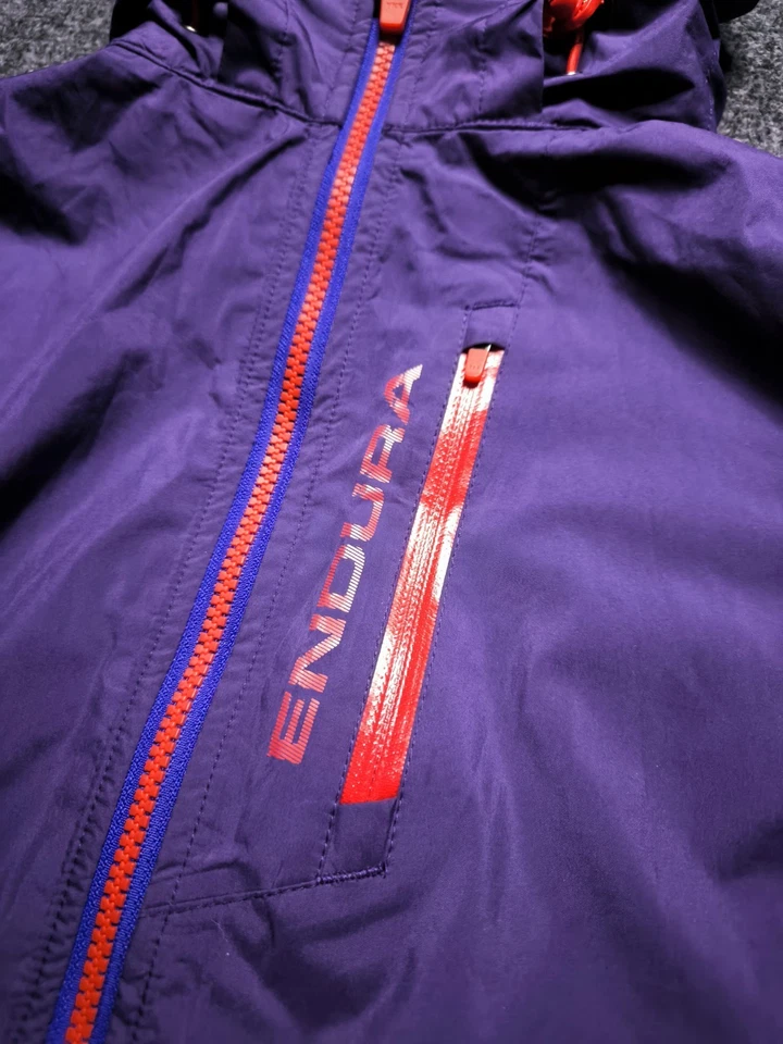 Women's Endura Lightweight Cycling Jacket Size S Sport Equipment - Image 4 of 4