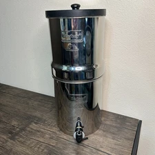 BERKEY 1.5 Gallon Water Filtration System With Ceramic Filters Travel USED 3880