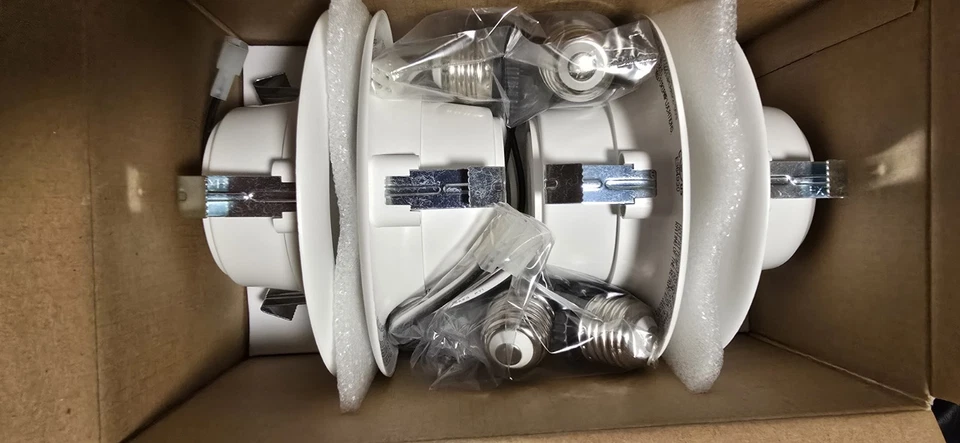 [Paquete 3] EcoSmart 4 pulgadas Borde empotrado LED integrado blanco suave (paquete de 4) Foto 4 de 4