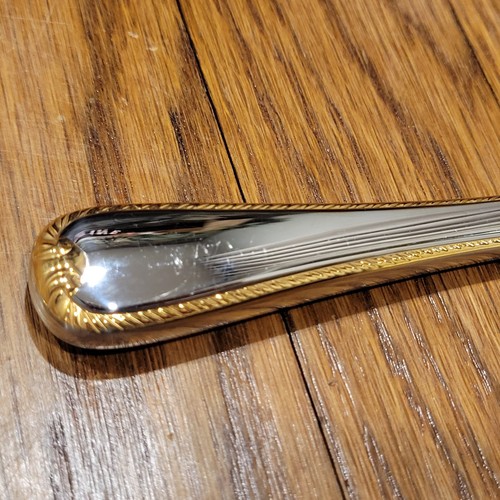 Gotham GOLDEN RIBBON EDGE / GOLD ACCENT 18/8 Stainless Flatware Set - Picture 5 of 23