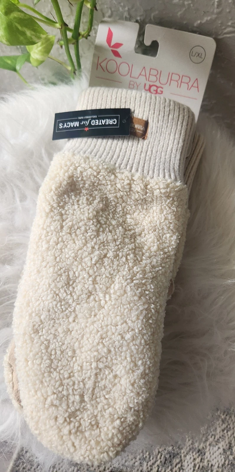 New Koolaburra by UGG Fluff Mittens Women Size L/XL Winter Gloves