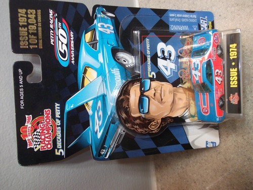 RICHARD PETTY STP 5 DECADES OF PETTY 1/64 1974 DODGE CHAMPIONSHIP NASCAR - Picture 3 of 8