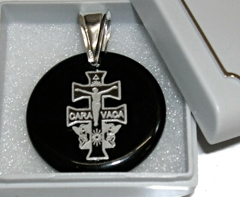 COLGANTE CRUZ DE CARAVACA ÓNIX negro. Acero Inoxidable y Asa grande Plata de Ley - Imagen 2 de 2