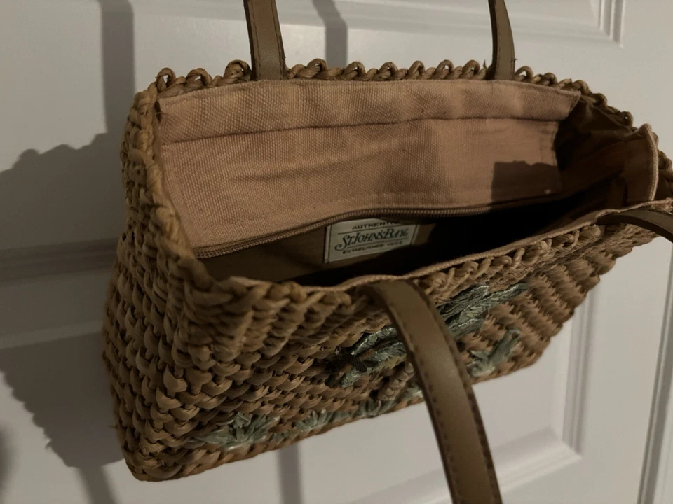 Bolsa de ombro de palha tecida St. John’s Bay palmeiras e macacos  - Imagem 3 de 4