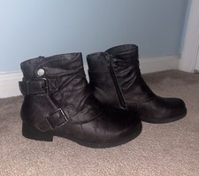 G.H. Bass Women's Dark Brown Ankle Boots, Zipper Closure, Never Worn Size 6.5