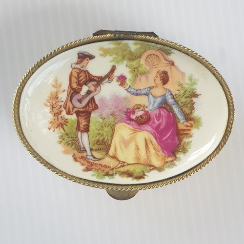 Fragonard Trinket Box Courting Couple Love Story Made In France Vintage - Picture 2 of 11