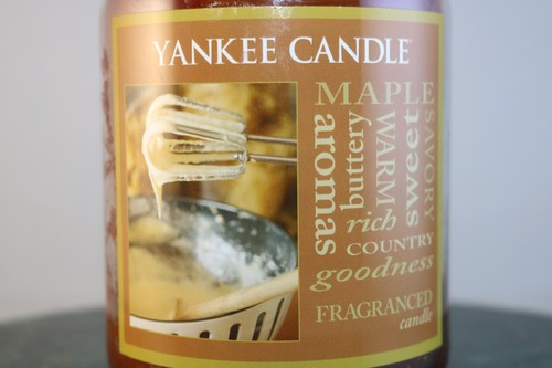 Yankee Candle Maple Rich Country Goodness Scented 22 oz Candle New Unburned - Picture 2 of 9