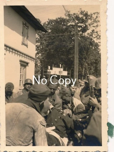 Photo WW2 Military: Poland Injured Polish Soldier Being Supplyed 1939 X242