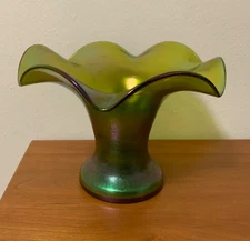 Art Deco Loetz Kralik Ruffle Edge Iridescent Green 5" Vase Polished Pontil 6.5"w