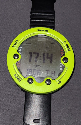 Suunto Zoop Novo wrist scuba dive computer, Lime green (NEEDS NEW BATTERY)