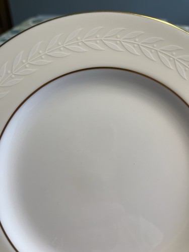 7pc Minton Gold Laurel Bone China 7.5” Dessert Plates Made in England S-733 - Picture 2 of 7