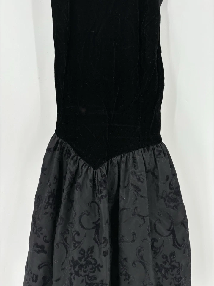 Vestido de noche floral de terciopelo negro grande Scott McClintock vintage para mujer Foto 3 de 4
