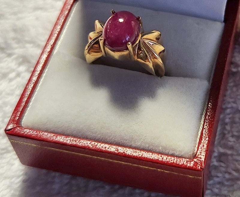 VINTGE 10KT YG CABOCHON RUBY RING SIZE 7 WT.4.1 GRAMS