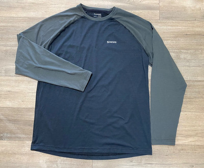 Simms Shirt Mens XL Black Gray Crew Long Sleeve Base layer Fishing Outdoors