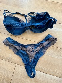 La Perla 36B (US) Navy Floral Lace Padded Underwire Bra + XS Pretty Pants Bridal