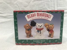 MIMB Hallmark Merry Miniatures SNOWBEAR SEASON  3-piece set 1997 Bear cubs CUTE!