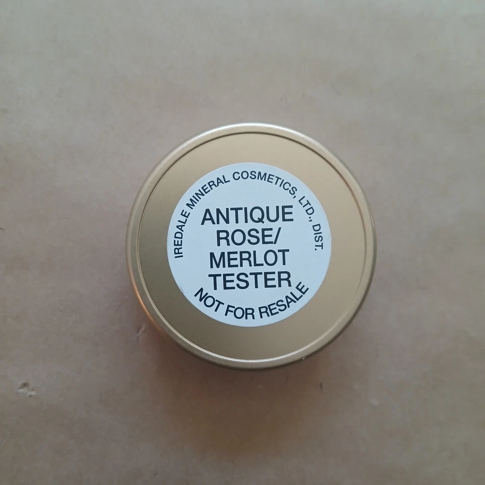 Sombra de ojos prensada pura Jane Iredale dúo rosa antigua y Merlot Foto 2 de 3