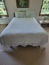 beautiful white lacy queen sized coverlet