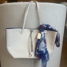 Reversible Blue or White Leather Handbag With Hand Carved Frog Zebewa Keychain