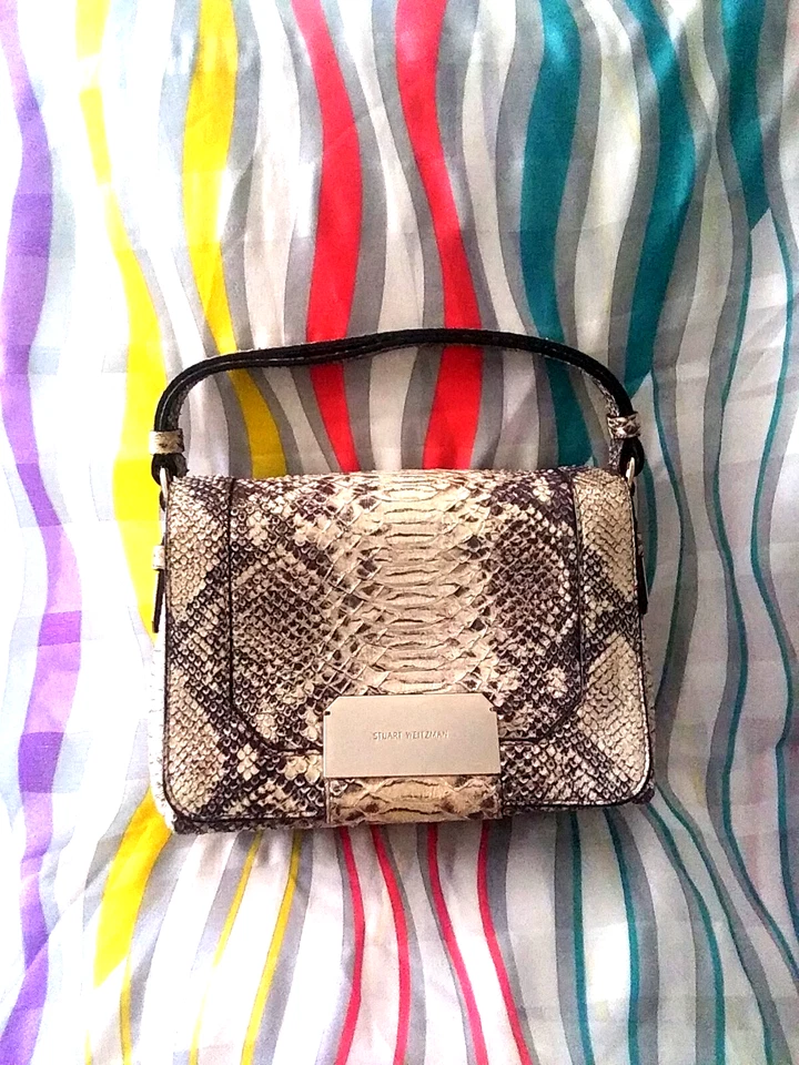 STUART WEITZMAN PIEL DE SERPIENTE PLATEADA, HECHO EN ESPAÑA, BOLSO DE MANO CON CORREA DESMONTABLE Foto 3 de 4