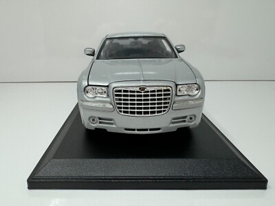 クライスラー300C 1/18 ミニカー