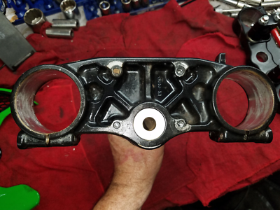 KX250F KAWASAKI 2015 BOTTOM TRIPLE TREE STEERING STEM UNDER HOLDER