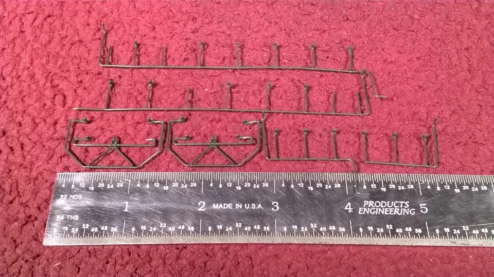 HO ATLAS RS-1 DIESEL SWITCHER LOCOMOTIVE - PARTIAL HANDRAILS - Image 2 of 2