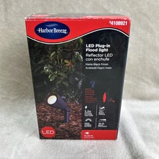 Harbor Breeze 550 Lumen 5.3 Watt Plug in LED Flood Light #4108921
