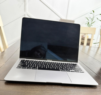 Apple 2020 MacBook Air M1 3.2GHz (8-Core GPU) 16GB RAM 1TB SSD - Very Good