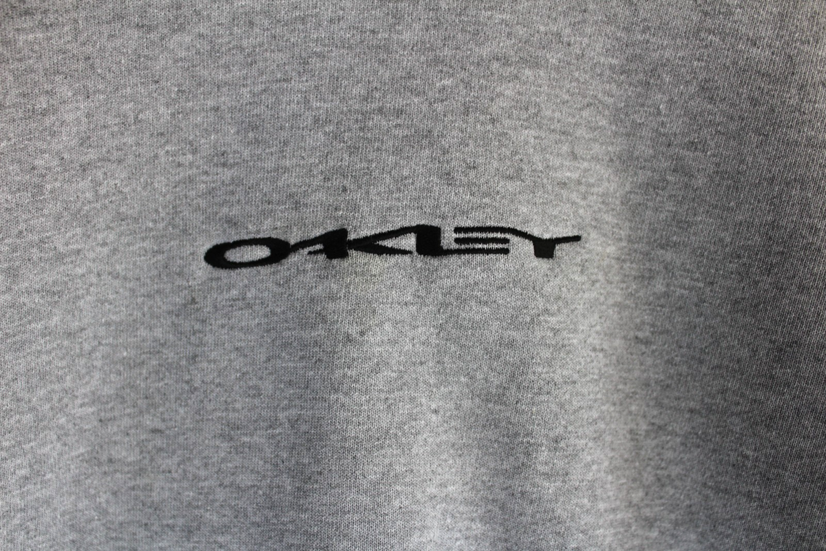 Oakley Red Tag VINTAGE Sweatshirt Gray Center Logo Men's L | eBay
