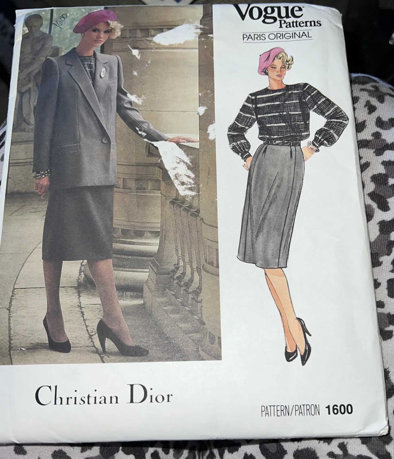 Giacca gonna e camicetta Vogue 1600 Misses Christian Dior motivo taglia 12 non tagliata